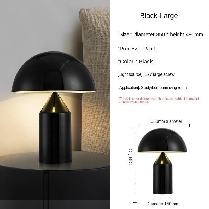 Lampe de table LED au design minimaliste nordique, luxueuse et dorée, idéale pour un salon, une chambre à coucher ou une table de chevet, haut de gamme et orientable.